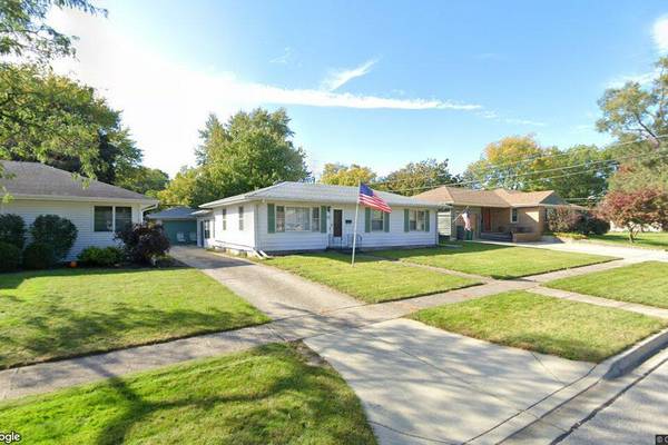 Single-family home sells in Sycamore for $270,000