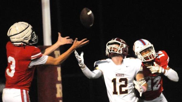 Photos: Morris football dominates Ottawa with 48-0 shutout victory