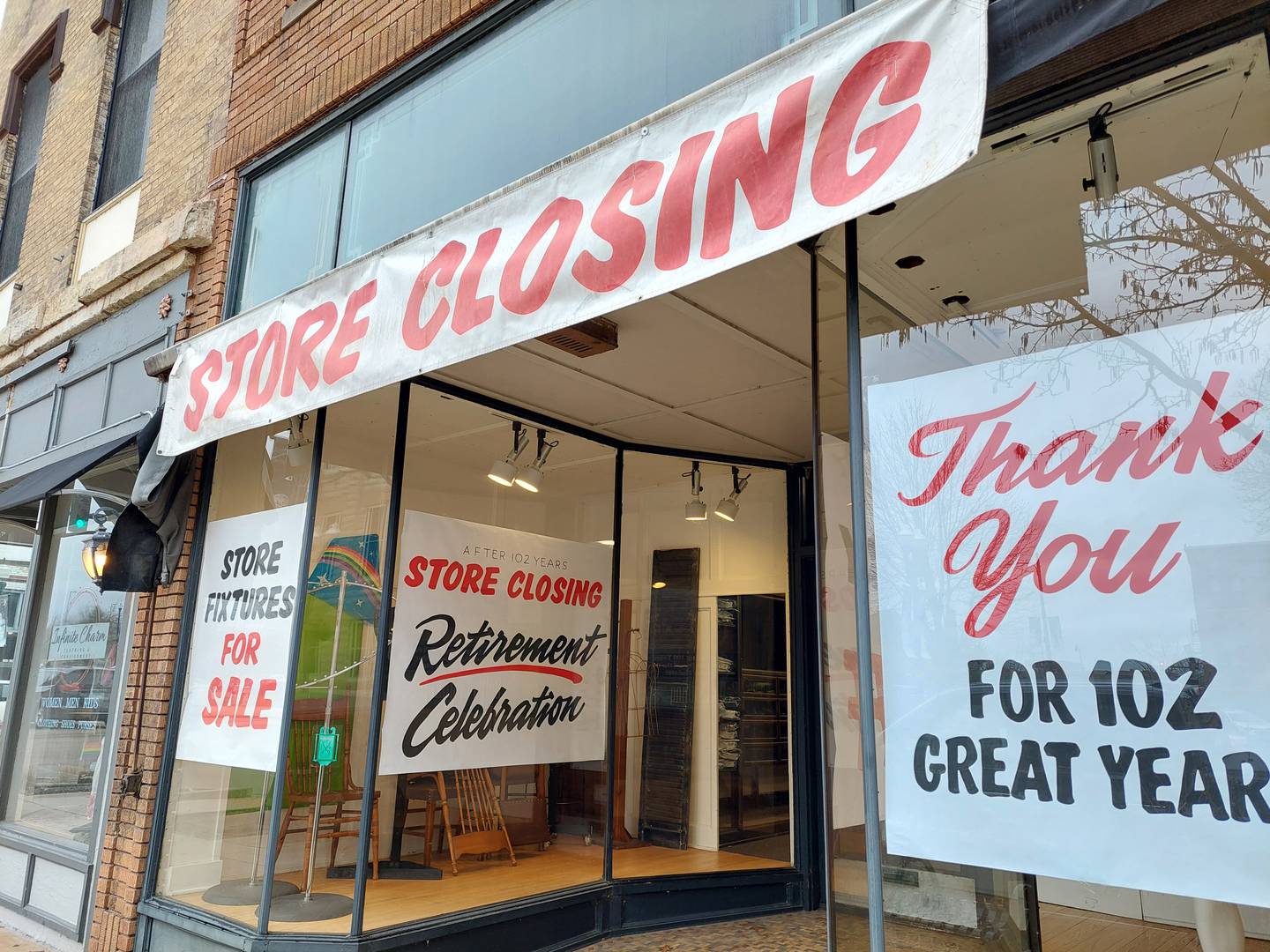 I. Bell's Clothing store in downtown Ottawa is closing.