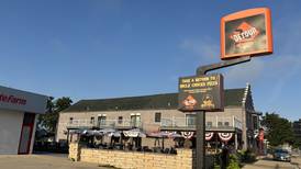 Uncle Chuck’s Pizzeria opens in La Salle behind Detour Tap