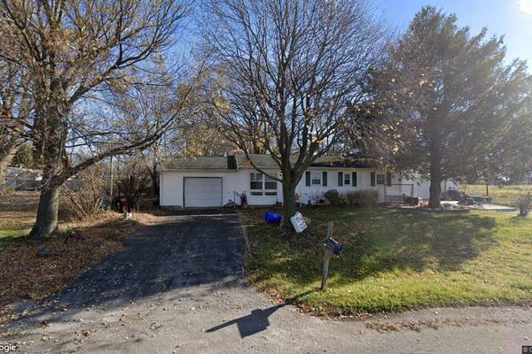 Single-family home sells in Rochelle for $122,500