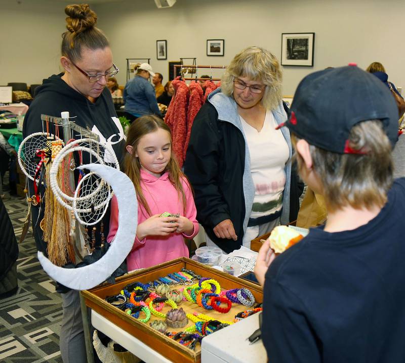 Photos Sugar Grove hosts annual Wintermarket Shaw Local