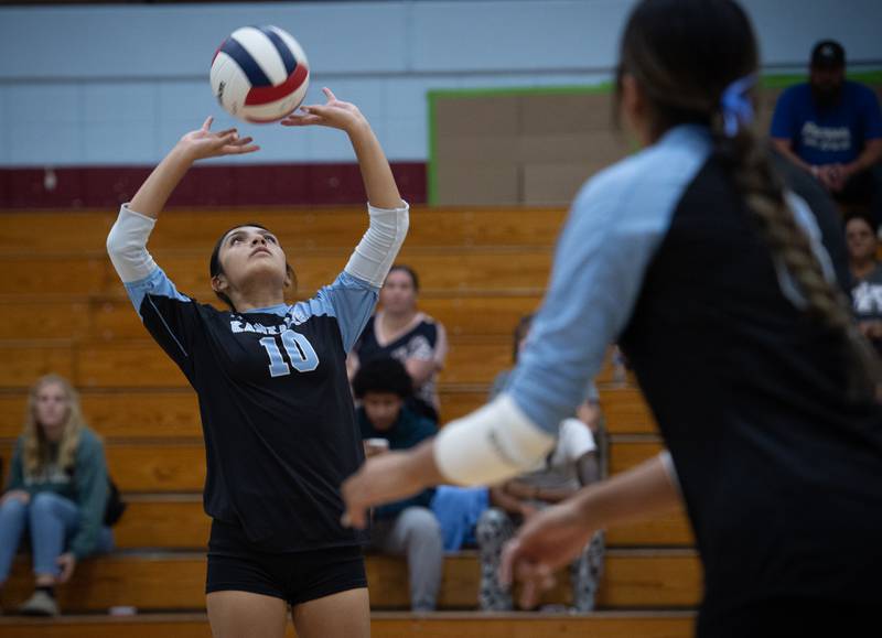 Kankakee's Alma Melendez sets the ball in a match against Bloom on Tuesday, October 14, 2025.