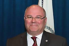 Illinois Valley Community College hosts author and former diplomat Gordon Duguid