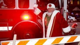Photos: Elburn welcomes Santa for Elburn Christmas Stroll