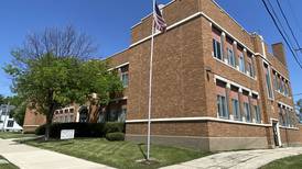 Developer wants to retrofit old Sycamore school building into apartments