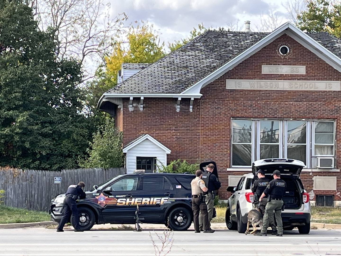 Will County sheriff's deputies conduct a search for suspected burglars on Monday, Oct. 14, 2024, at a property at 17104 Weber Road, Lockport Township, just north of Siegel's Cottonwood Farm.