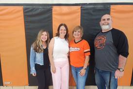 Beecher school district celebrates retirees, years of service