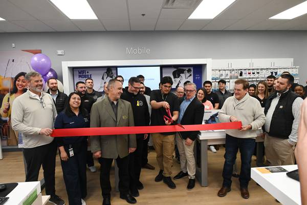Xfinity store opens in Round Lake Beach