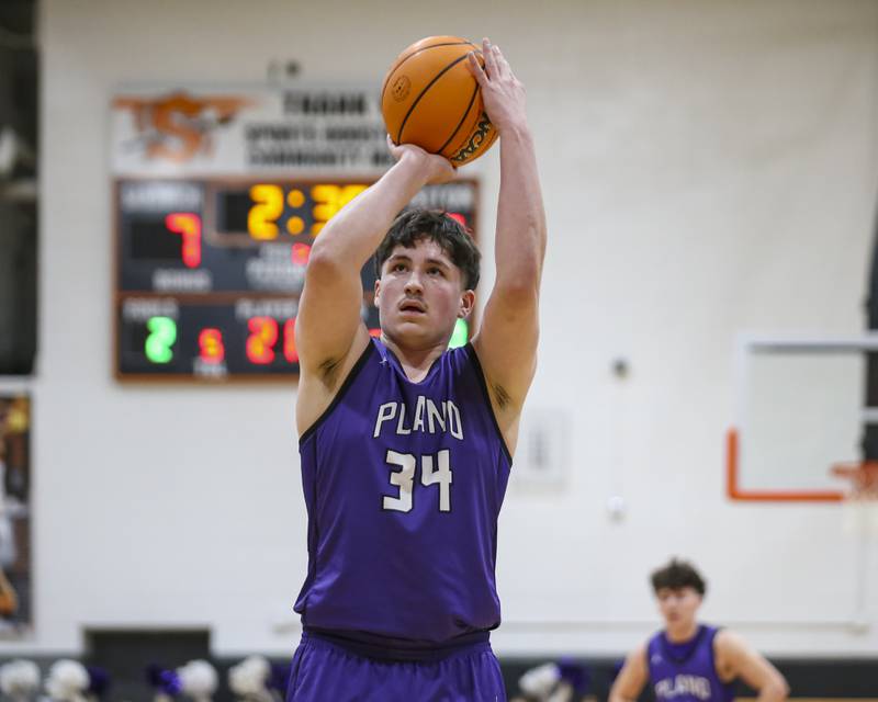 Plano's Kevin Martinez (34) shoots a free throw during their basketball game between Sandwich at Plano Tuesday, Jan 27, 2026 in Sandwich.