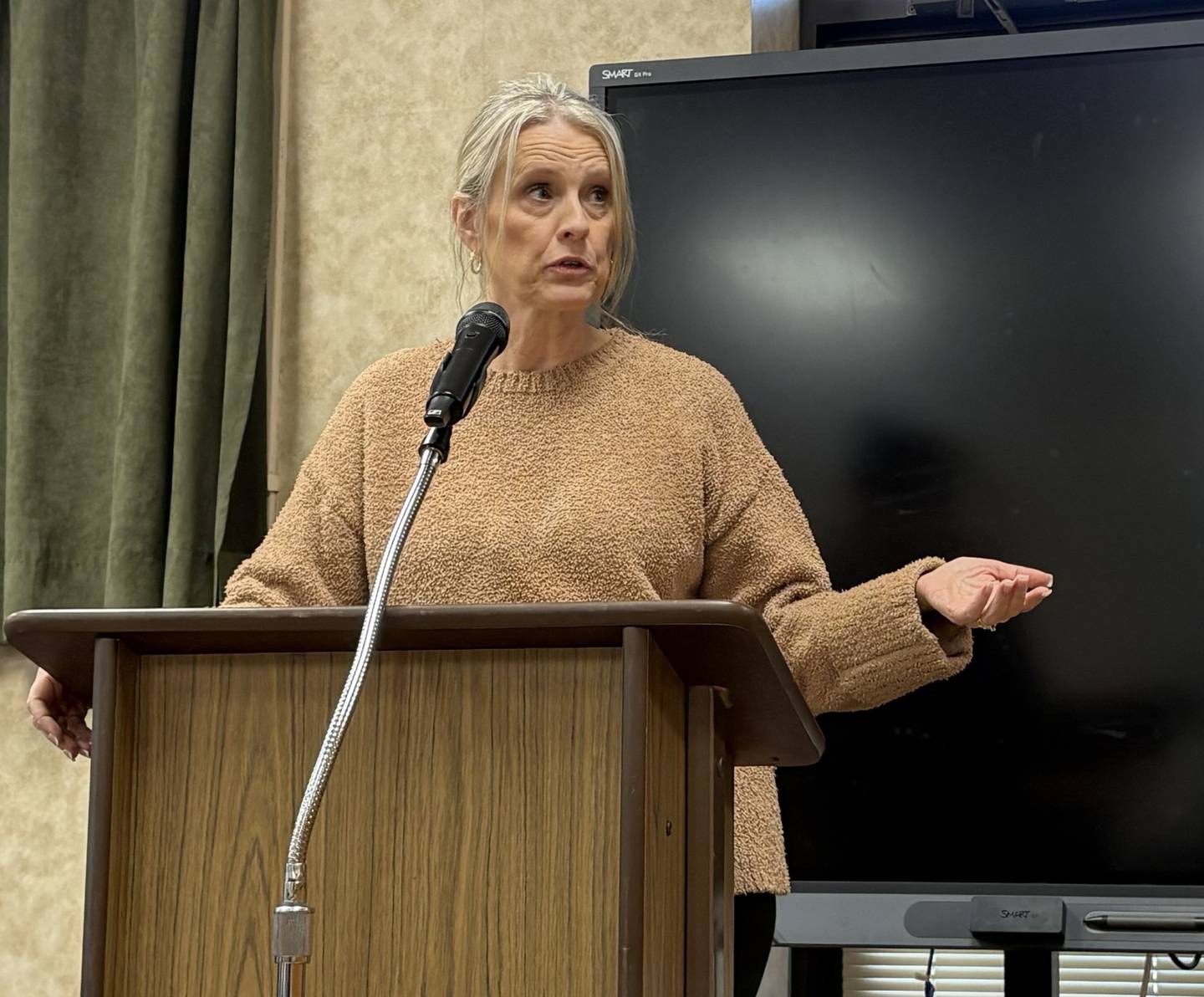 Princeton resident Lynn Holtz speaks during the public hearing about Princeton’s new Business Development District on Monday, March 16, 2026.