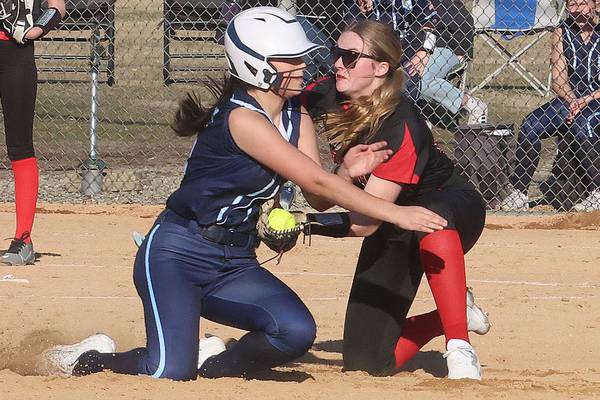 Mallory Maubach, Bureau Valley open with 4-0 win over Hall