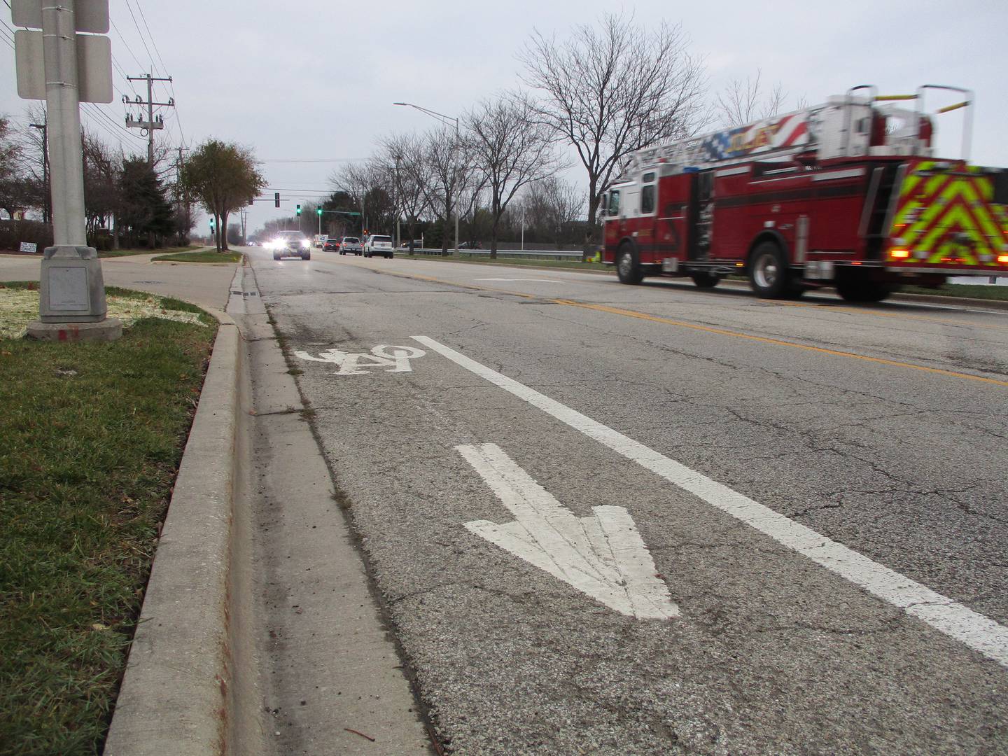 Marker on Drauden Road marks one of the two bike lanes in Joliet. The other is on the other side of Drauden Road. Nov. 17, 2022.