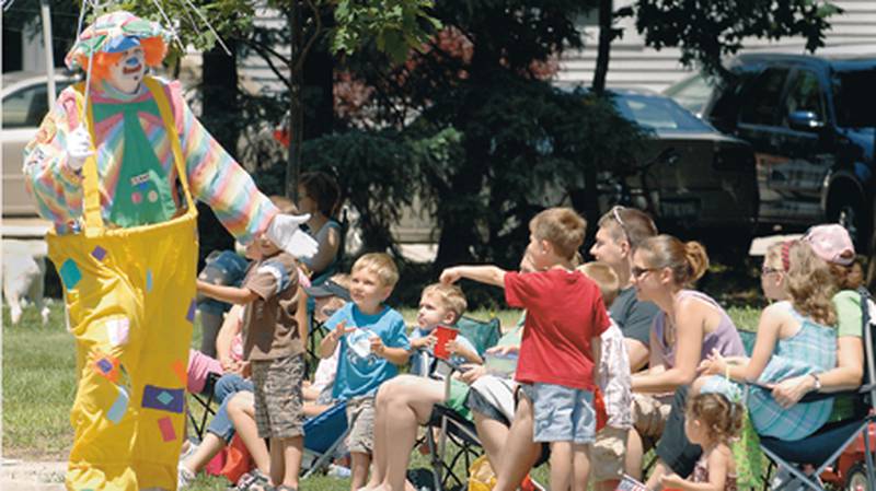 The Medinah clowns entertained at Swedish Days.