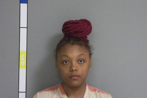 Peoria woman charged with theft from Peru Kohl’s, hitting worker