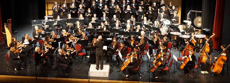 Fox Valley Orchestra will open a three-concert “Summer Pops” series on Sunday, June 30.