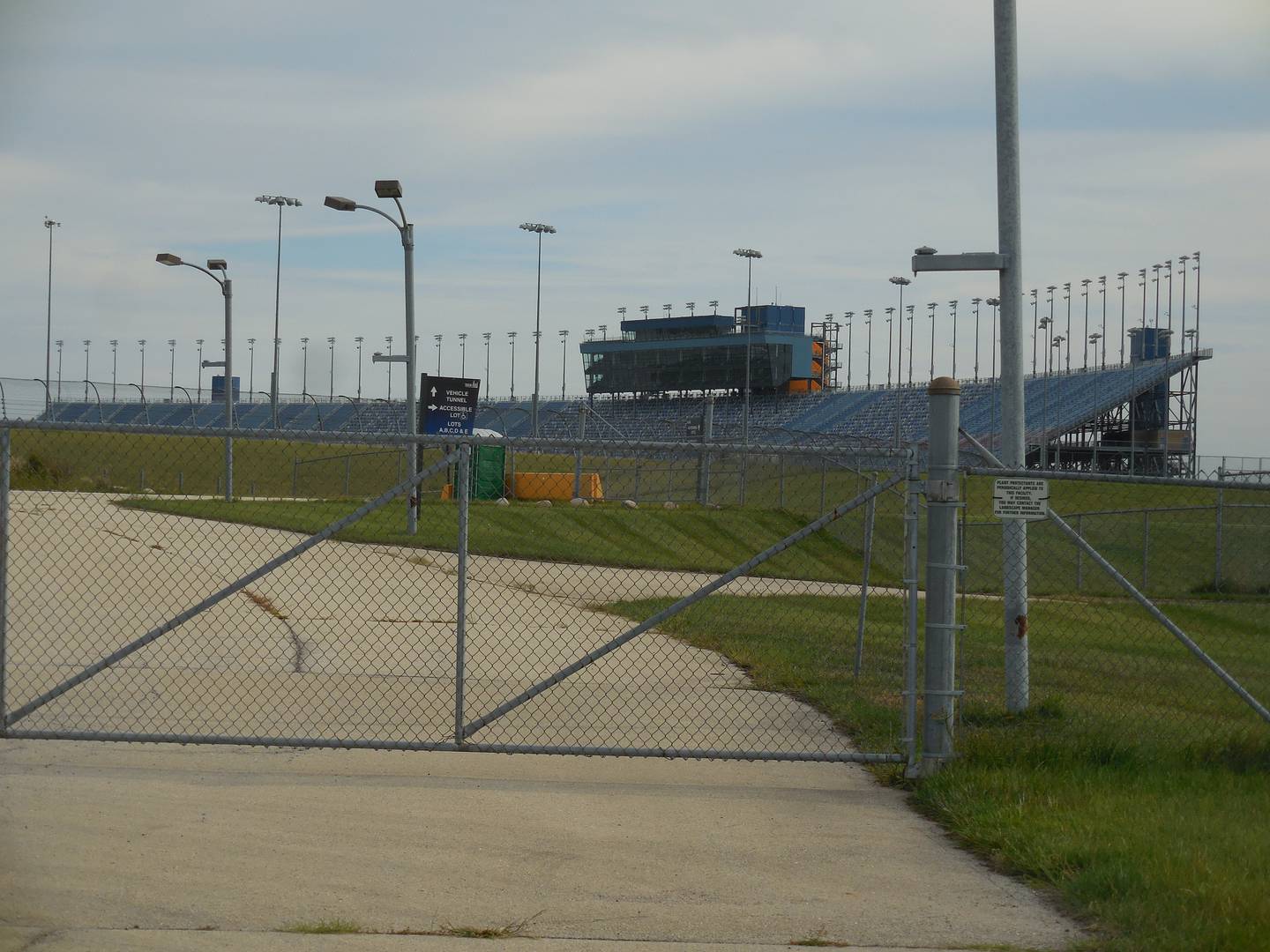 Even a letter from Joliet Mayor Bob O'Dekirk doesn't look like it's enough to lure the Bears to Chicagoland Speedway.