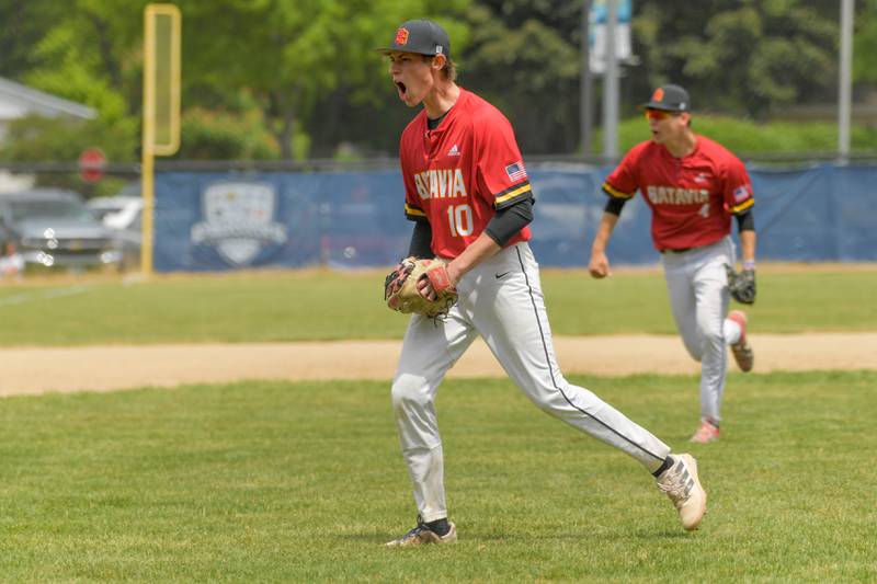 Batavia's Joe Kleist (10) celebrates the 4-3 win over St. Charles North to capture the Geneva Regional Championship on Saturday, May 27, 2023.