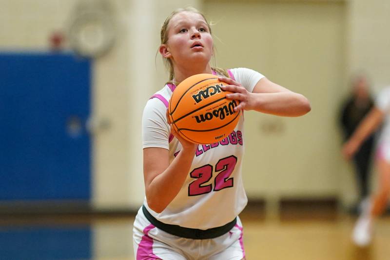 Batavia’s Ali Thomas (22) shoots a free-throw during a Class 4A Geneva Regional final basketball game against York at Geneva High School on Thursday, Feb. 20, 2025.