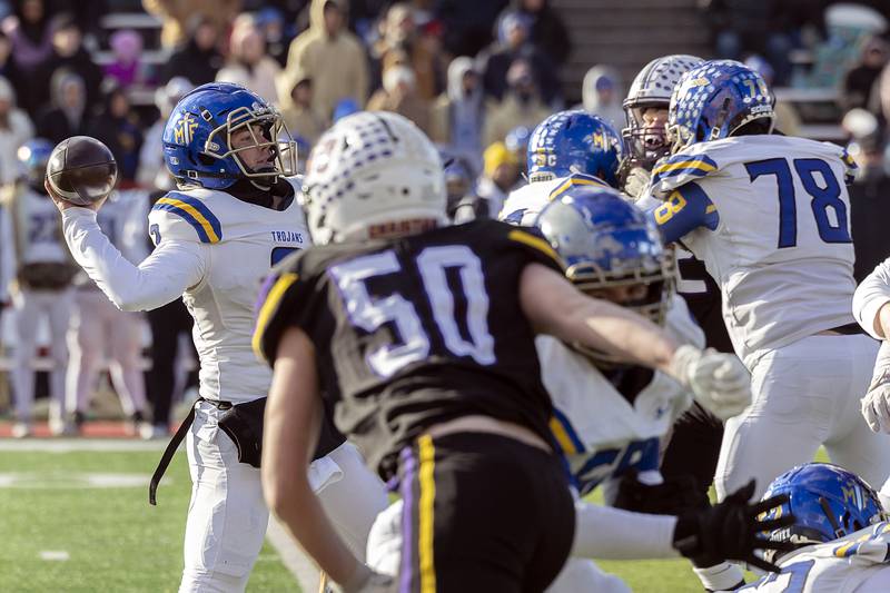Maroa-Forsyth's Ryne Sheppard fires a pass against Chicago Christian Friday, Nov. 29, 2024, in the class 2A football state final.