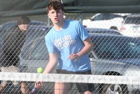 Boys tennis: Pirates pull out close matches for 4-1 victory over Morris