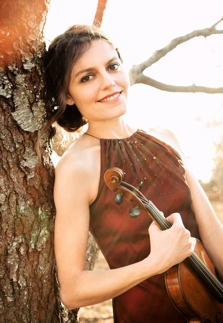 Elgin Symphony Orchestra concertmaster Isabella Lippi a 2024  inductee into Fox Valley Arts Hall of Fame.