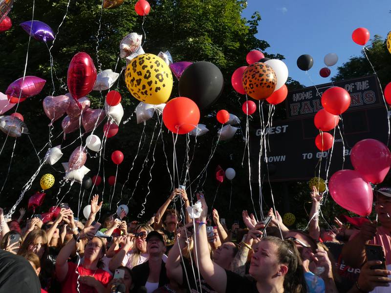 A prayer vigil and balloon release was held at Oriole Park in Chicago on Monday night, August 1, 2022 to mourn the loss of seven killed, including Lauren Dobosz and her four children, in a tragic car crash that occurred Sunday on I-90 near Hampshire.