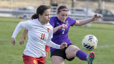 Girls soccer: Dixon takes control to notch win over Rock Island