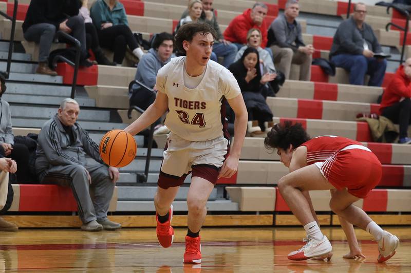 Plainfield North’s Quintin Wiencek looks to make a play against Naperville Central on Wednesday, Jan 22, 2025 in Plainfield.