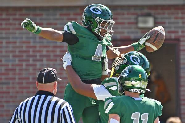 Glenbard West continues to ‘restore the honor,’ beats Lyons to stay unbeaten