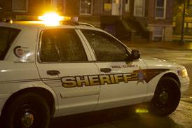 Man shoots but misses Will County deputy before arrest in Joliet Township