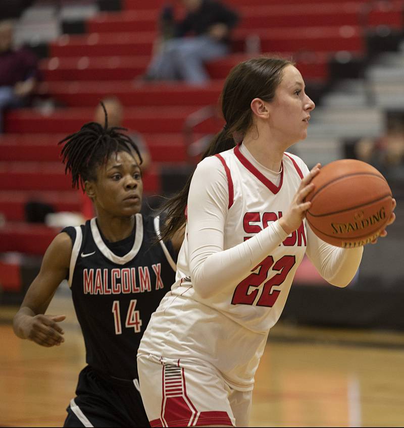 SVCC’s Shelby Veltrop looks to make a play against Malcom X Monday, Feb. 23, 2026.
