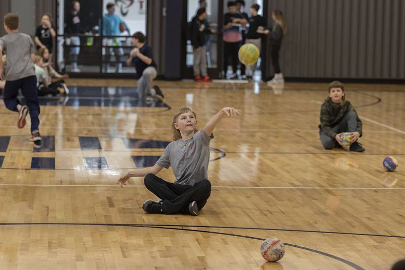 In Mushroom Ball all players are their own team and if they are tagged with a thrown ball, need to stay still unless another player tosses them a ball or then can reach out and snag one.