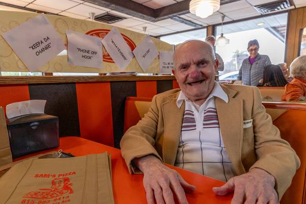 Oglesby community turns out to celebrate Sam Leone on National Pizza Maker Day