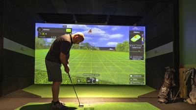 Sterling sports bar swings big with hi-tech golf, food and the Bears; also plans to create outdoor auditorium