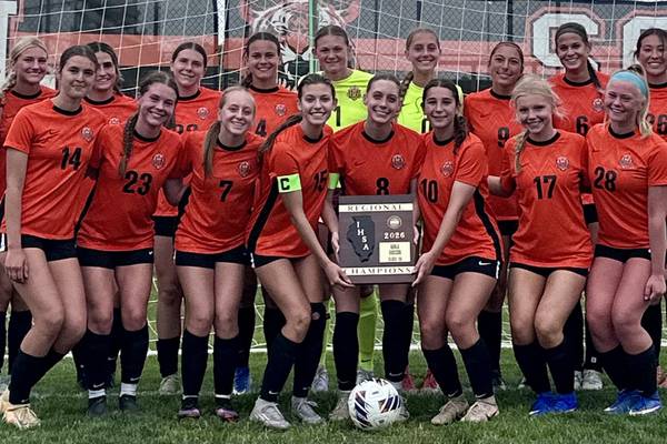 Jordin Gaunaurd scores twice, Crystal Lake Central beats Prairie Ridge to win Class 2A regional championship