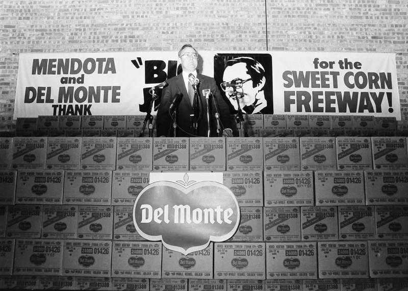 Former Illinois Gov. Jim Thompson, speaks during a breakfast at the former Del Monte factory on Friday, Oct. 18, 1985 in Mendota. Thompson had breakfast before conducting a ceremony for  the opening of Interstate I-39 between Mendota and Rochelle.
