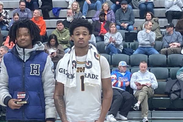 Joliet Catholic falls to Quincy Notre Dame in State Farm Holiday Classic Small Schools championship