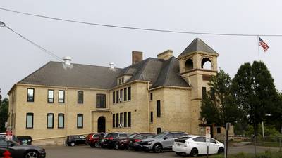 McHenry District 15 will try again to sell Landmark School after shutting down year-round program 