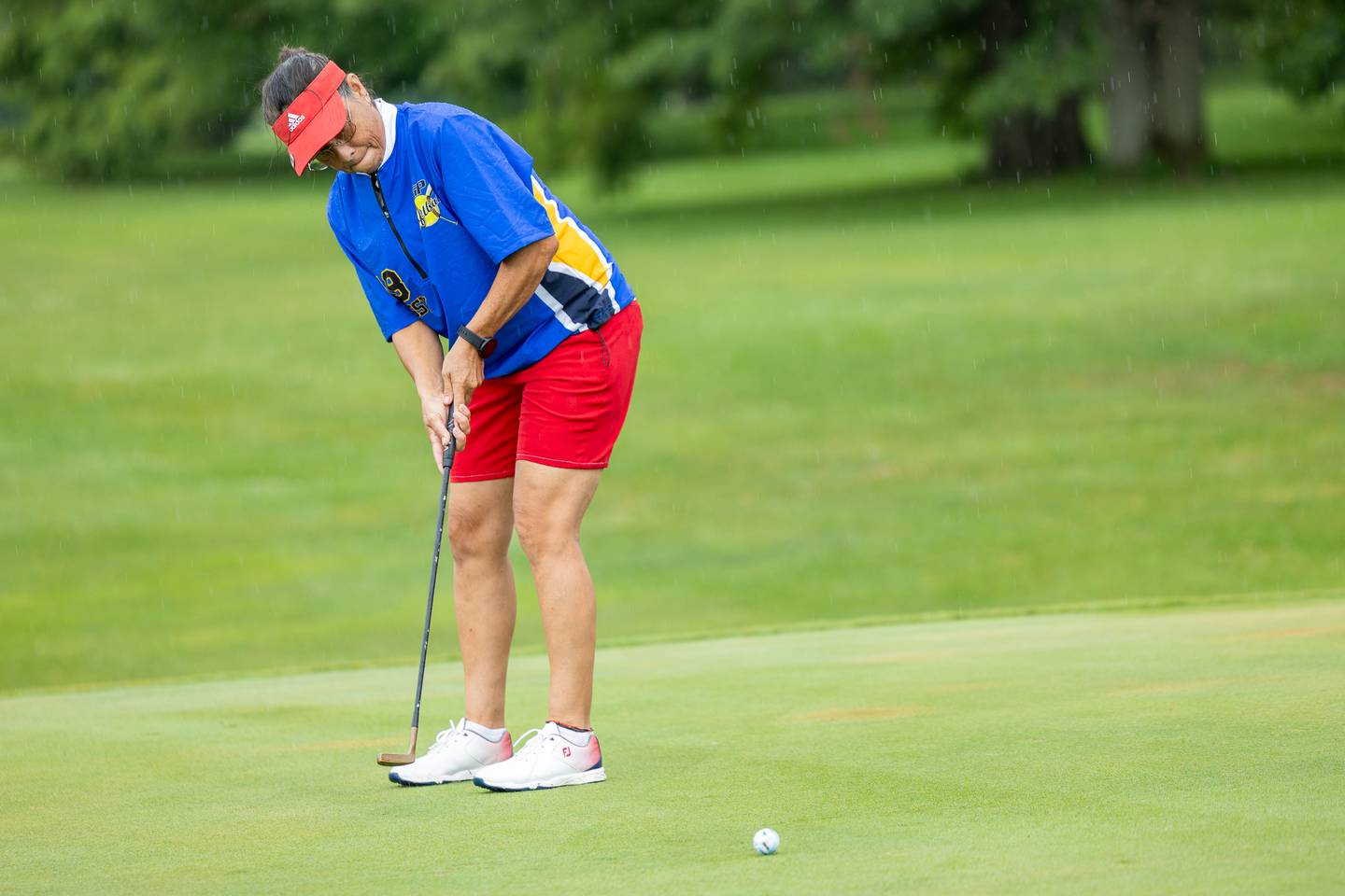 Crissy Allison of Spring Creek putts on Saturday, August 10, 2025 at the annual Illinois Valley Women's Golf Tournament at Edgewood Golf Club in McNabb.