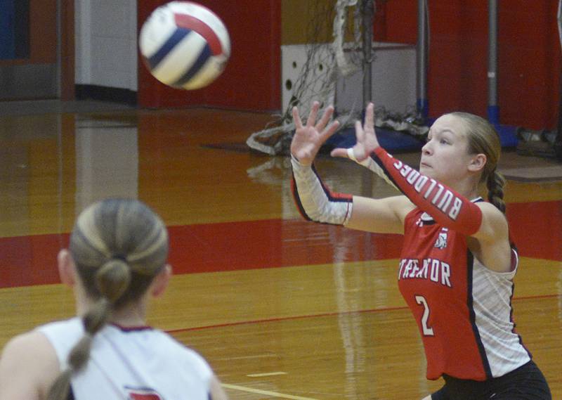 Streator’s Maiya Lansford sets to return a volley against Wilmington in the 1st set Thursday at Streator.