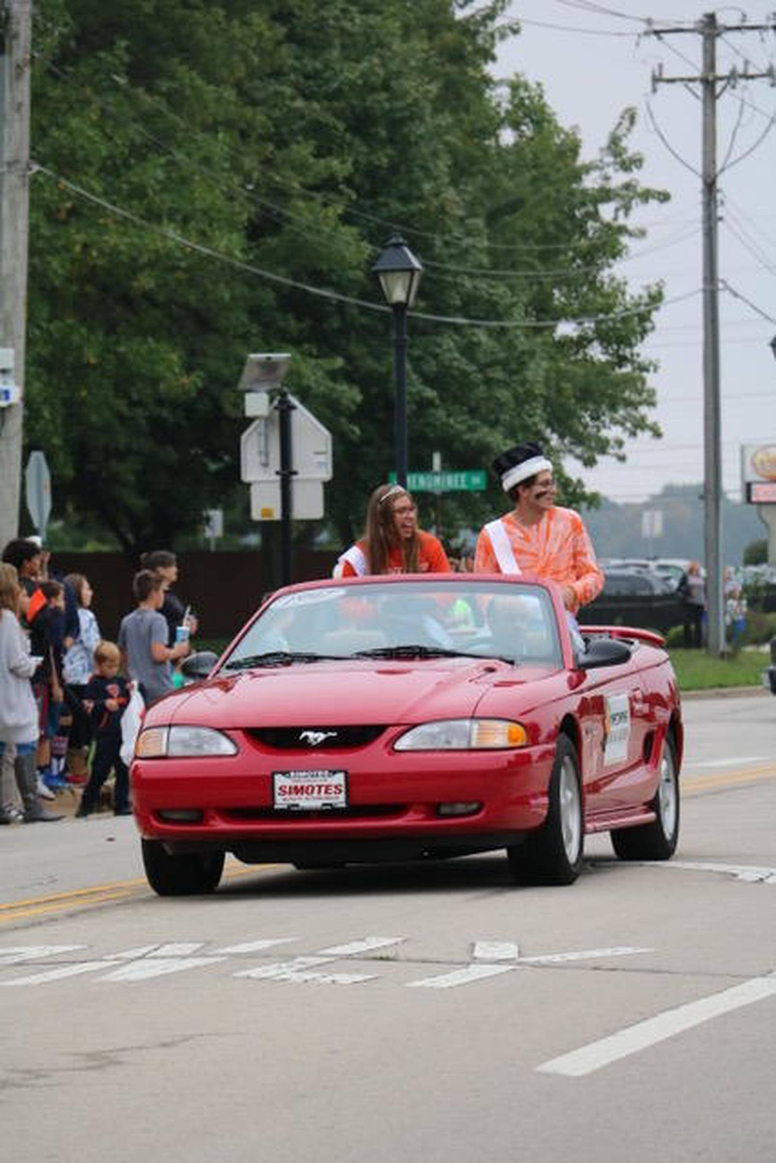 Minooka HS parade brings students, community together Shaw