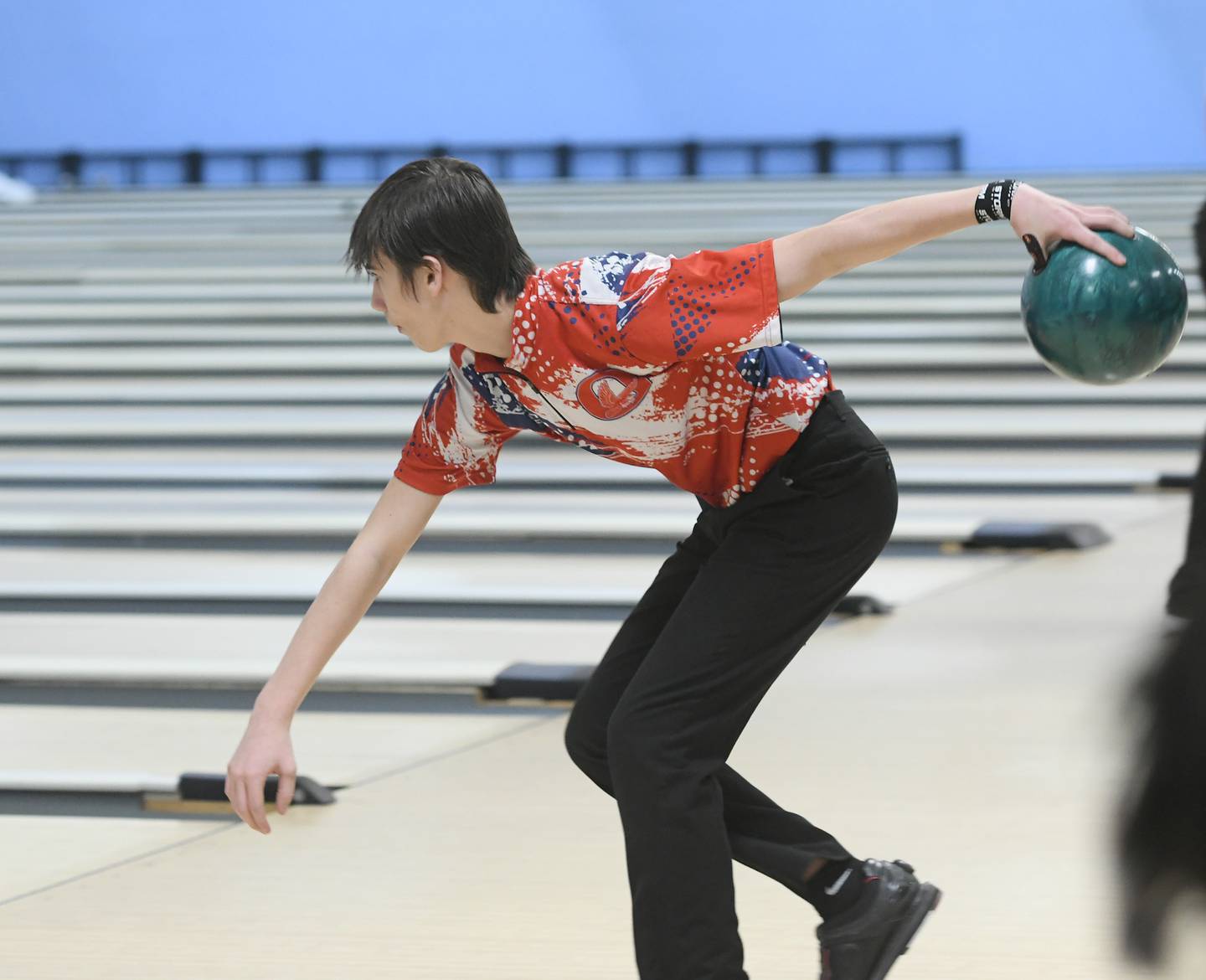 Oregon's Gavvin Surmo bowls at the Hawk Classic on Dec. 3 at Plum Hollow in Dixon.