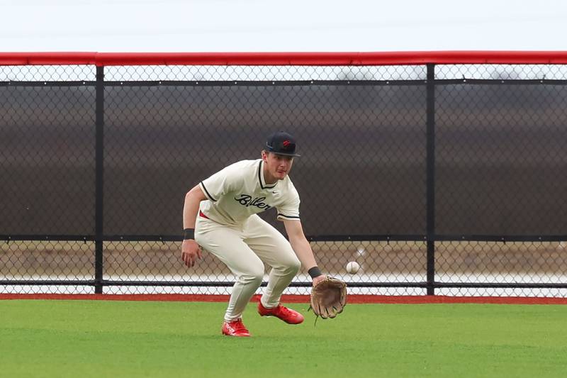 Bradley-Bourbonnais' Ellis Johnson fields a grounder to right field during the Boilermakers' 8-7 loss to Homewood-Flossmoor on Monday, April 13, 2026.