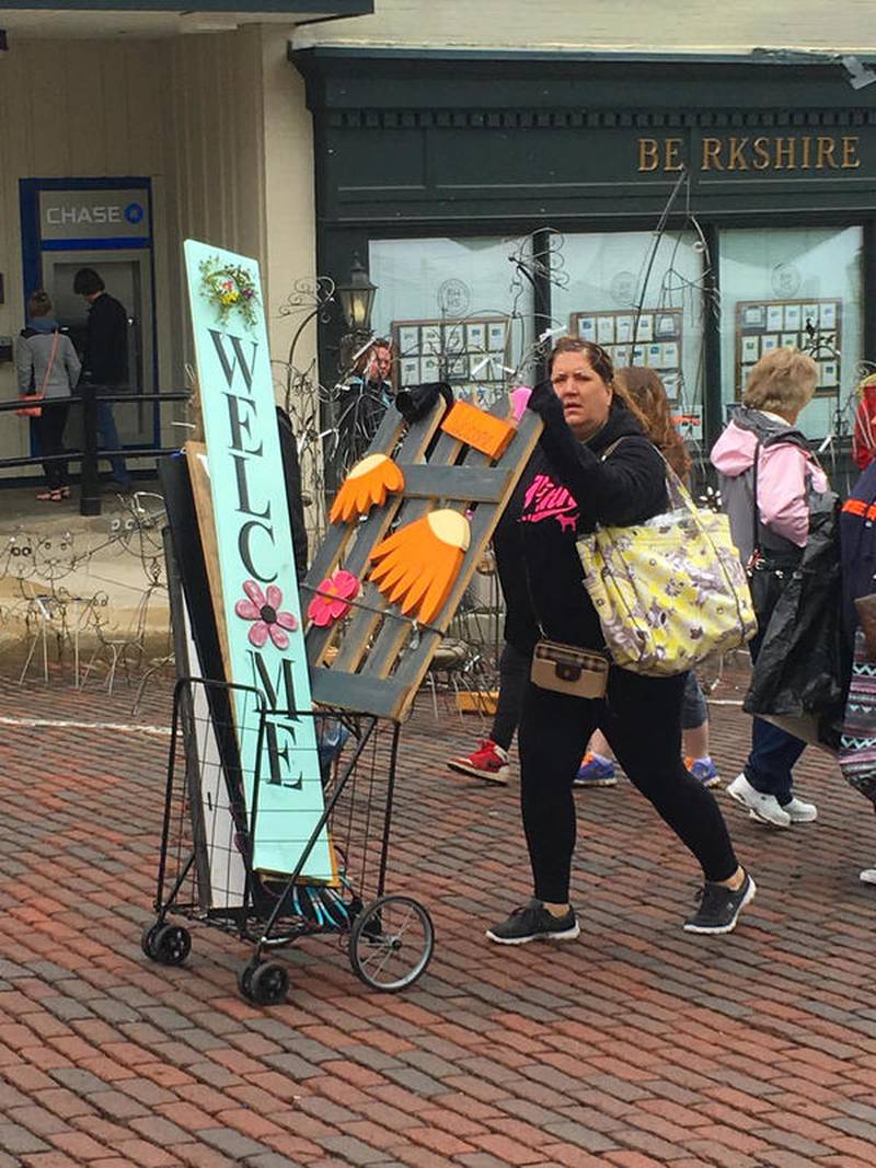 Rain doesn't deter residents from 50th annual Fair Diddley in Woodstock