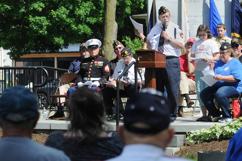 Keynote speaker and veteran Charles Stanley speaks to the crowd Monday, May 30, 2022, during the annual Memorial Day ceremony in Washington Square in Ottawa.