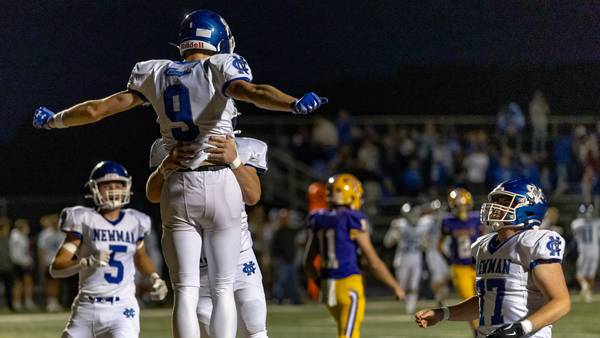 Newman overcomes strong start by Mendota to win 35-18, improve to 2-0
