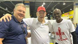 Bourbonnais resident uses autographs to raise money for unhoused, disabled veterans