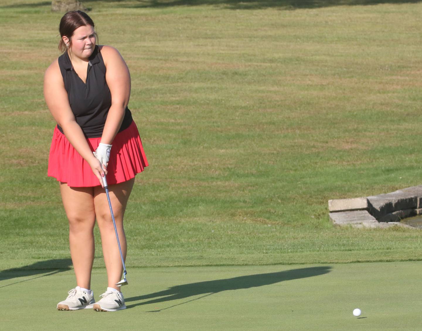 Ottawa's Mara McCullough puts on Monday, Sept. 8, 2025 at Deer Park Golf Club in Oglesby.