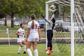 Oregon’s Mili Zavala, Jaqlynn Rufer step up in 1-0 girls soccer win at Dixon